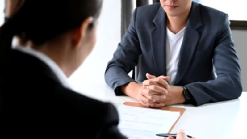 À 58 ans, elle décroche un CDI grâce au recrutement par simulation