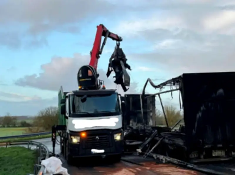 Accident d'un poids lourd sur l'A10 : circulation perturbée toute la journée