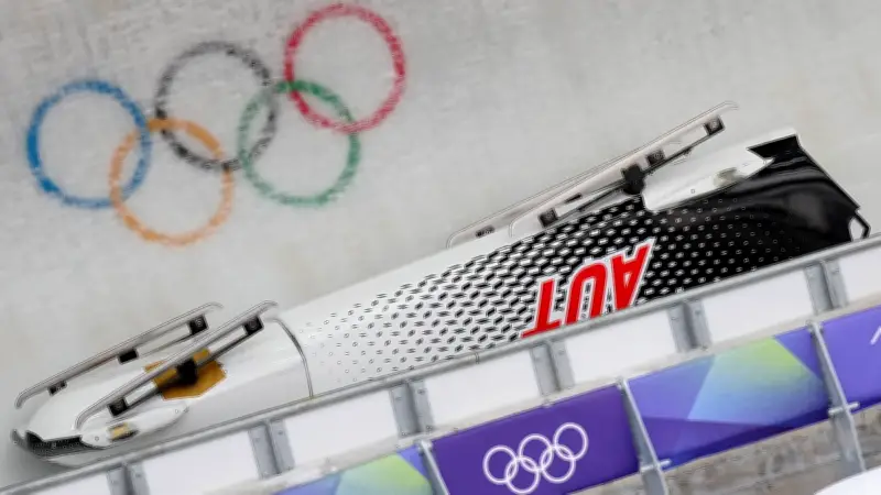 Accident grave en bobsleigh aux JO de Milan 2026 : course interrompue après le renversement d'un bob autrichien