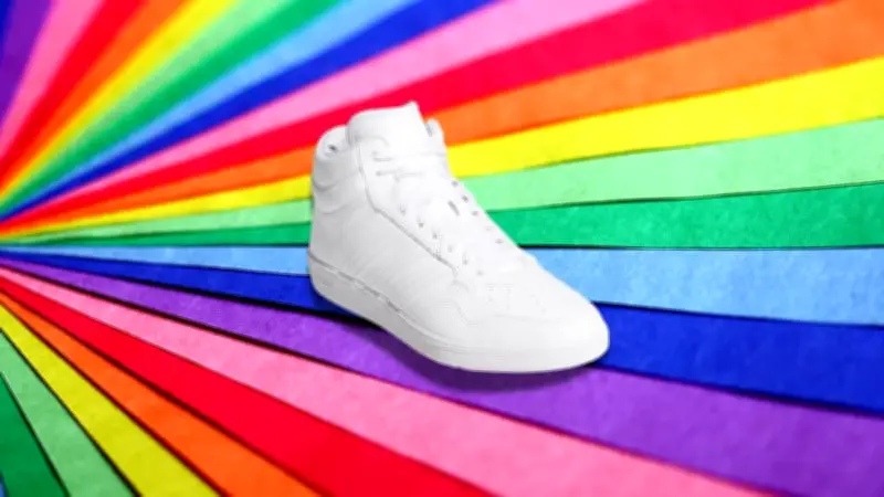 Adidas Hoops : l'alternative abordable aux baskets Bad Bunny du Super Bowl