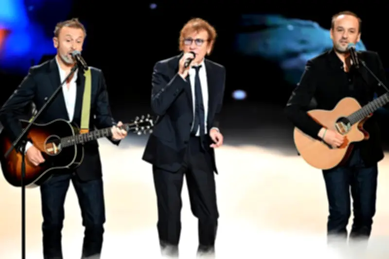 Alain Souchon clôture sa tournée avec ses fils à la Salle Pleyel