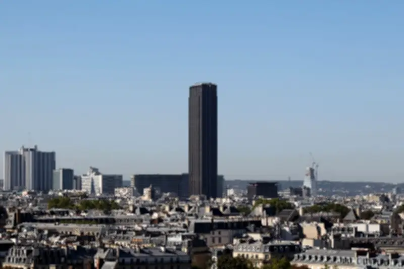 Alerte à la bombe à Paris : la Tour Montparnasse et Sciences Po évacuées