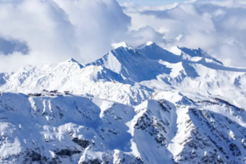 Alpes en alerte rouge : 55 stations fermées face à un risque d'avalanches exceptionnel