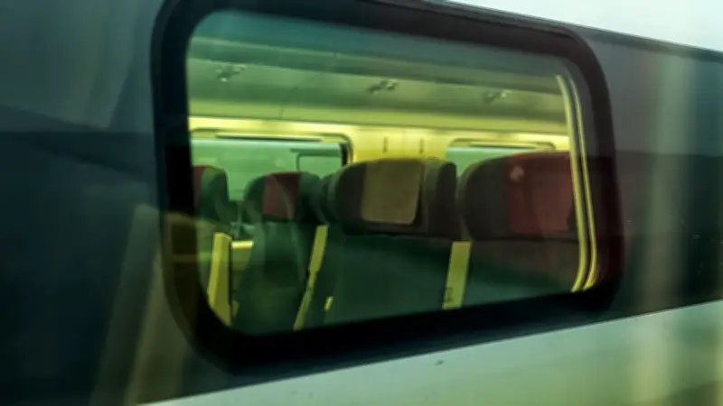 Amende lourde pour un père et sa fille en route vers leur proche brûlée à 70%