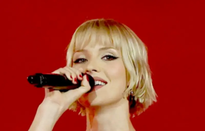 Angèle prépare un nouvel album électro avec Justice pour 2026