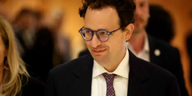 Anthropic refuse l'ultimatum du Pentagone sur l'IA Claude, défendant des valeurs démocratiques