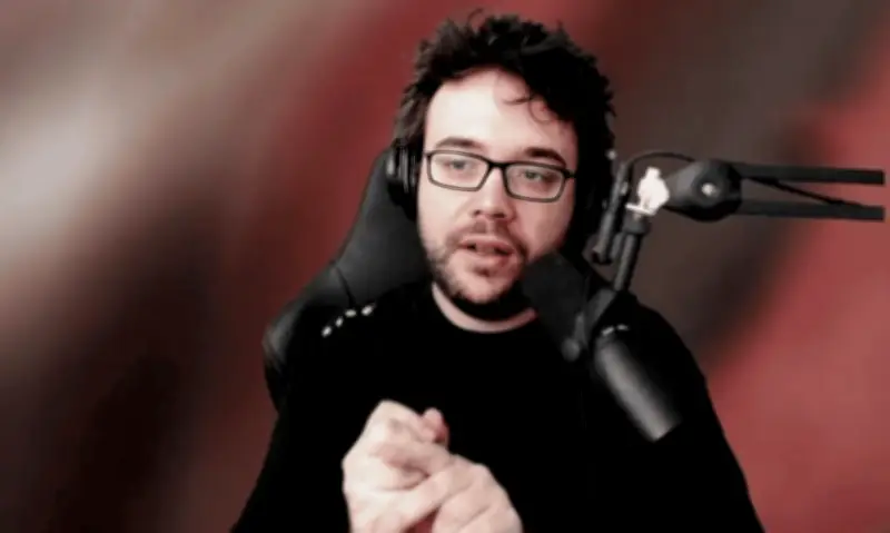 Antoine Daniel, streamer accusé de violences sexuelles, reconnaît des erreurs mais nie les agressions