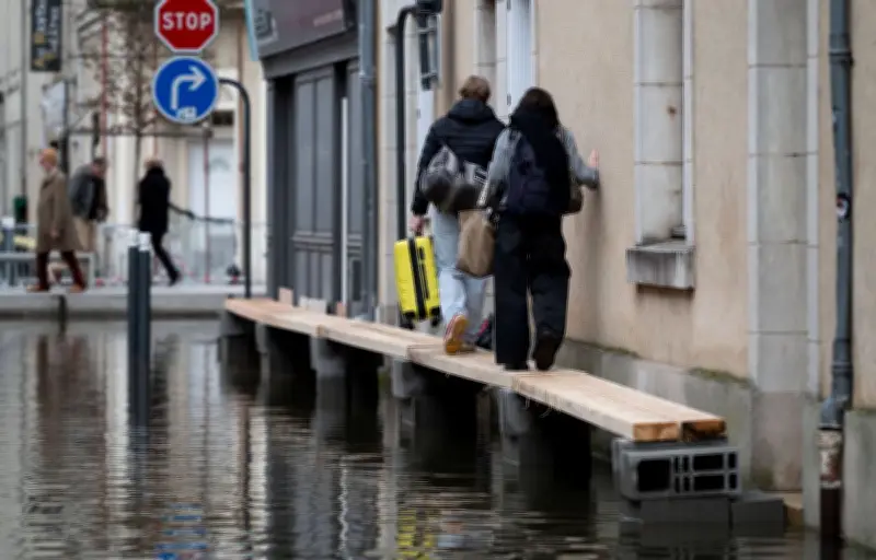 Après les crues, une rentrée scolaire presque normale dans l'Ouest malgré la lente décrue