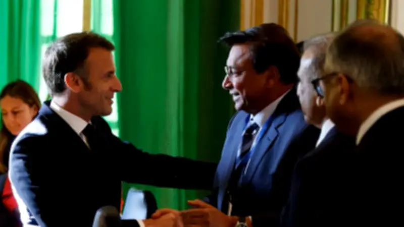 ArcelorMittal investit 1,3 milliard d'euros à Dunkerque pour décarboner l'acier, un projet critiqué