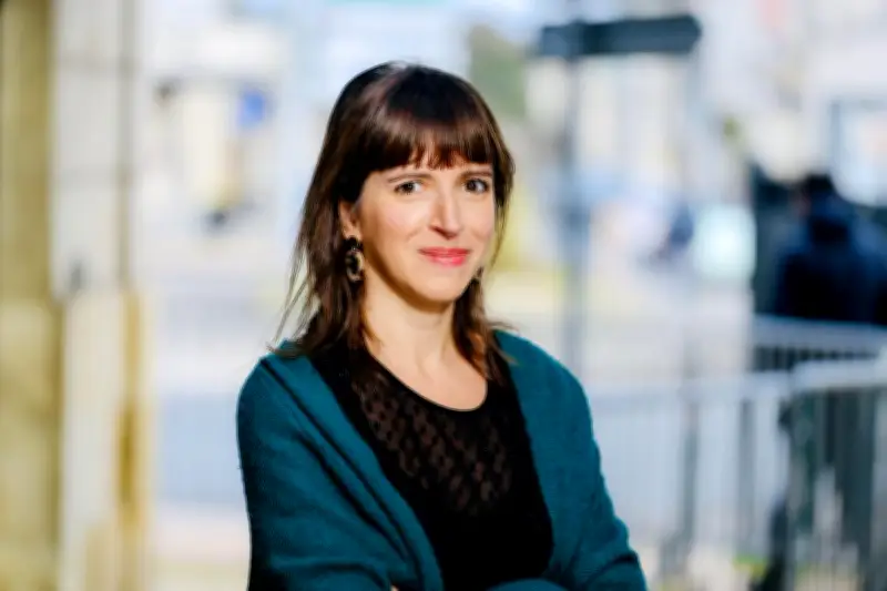 Arctic Monkeys et artistes britanniques enregistrent à Abbey Road pour les enfants de la guerre