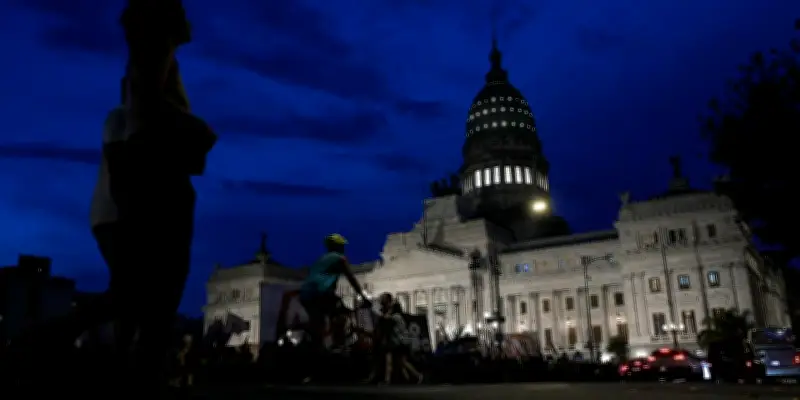 Argentine : Le Congrès abaisse l'âge de responsabilité pénale de 16 à 14 ans