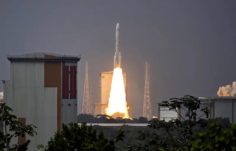 Ariane 6 réussit son lancement majeur avec Amazon, un tournant pour l'Europe spatiale