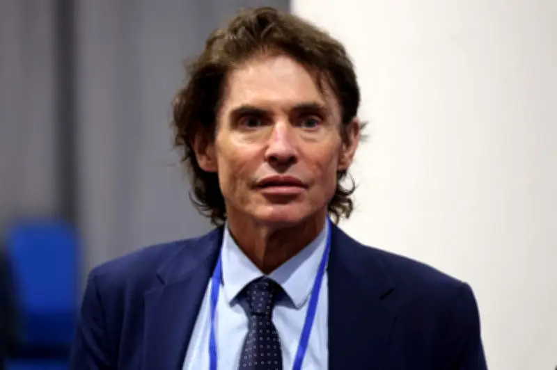 Arno Klarsfeld visé par une enquête du parquet de Paris après ses propos sur les "rafles" d'étrangers