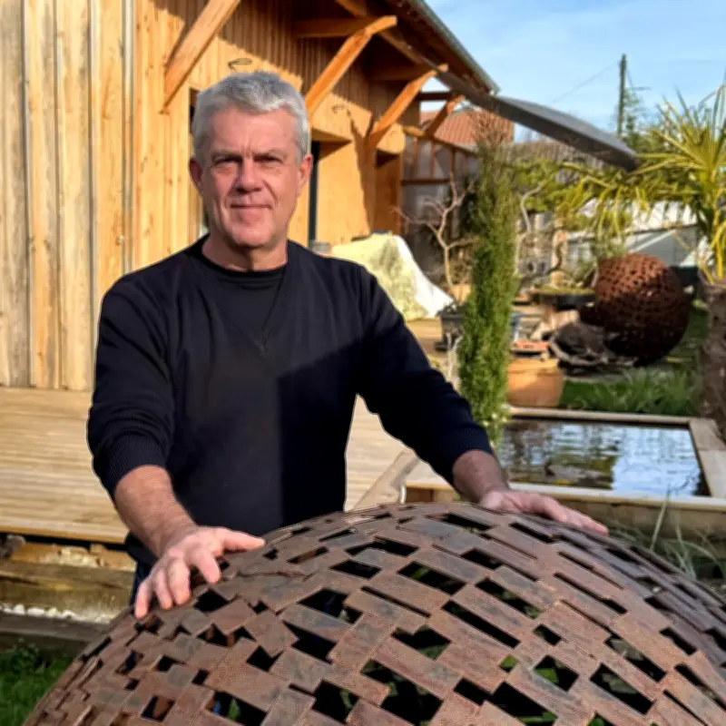 Arès : la statue vandalisée « Les Amoureux » bientôt réinstallée par son sculpteur