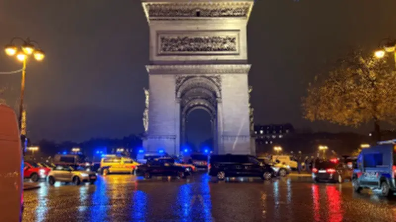 Attaque au couteau sous l'Arc de Triomphe : l'assaillant avait prévenu la police
