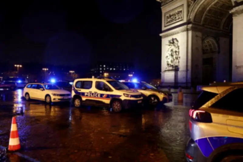 Attaque terroriste à l'Arc de Triomphe : l'assaillant, condamné en Belgique, avait annoncé son geste