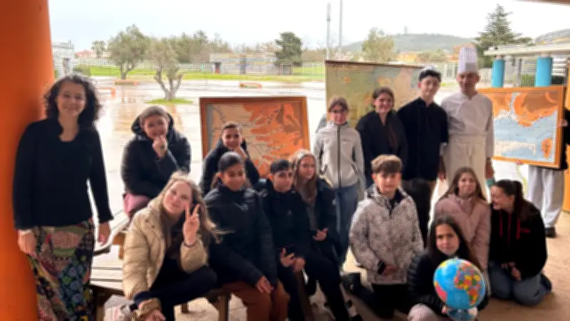 Au collège d'Agde, un tour du monde pédagogique grâce aux cartes postales