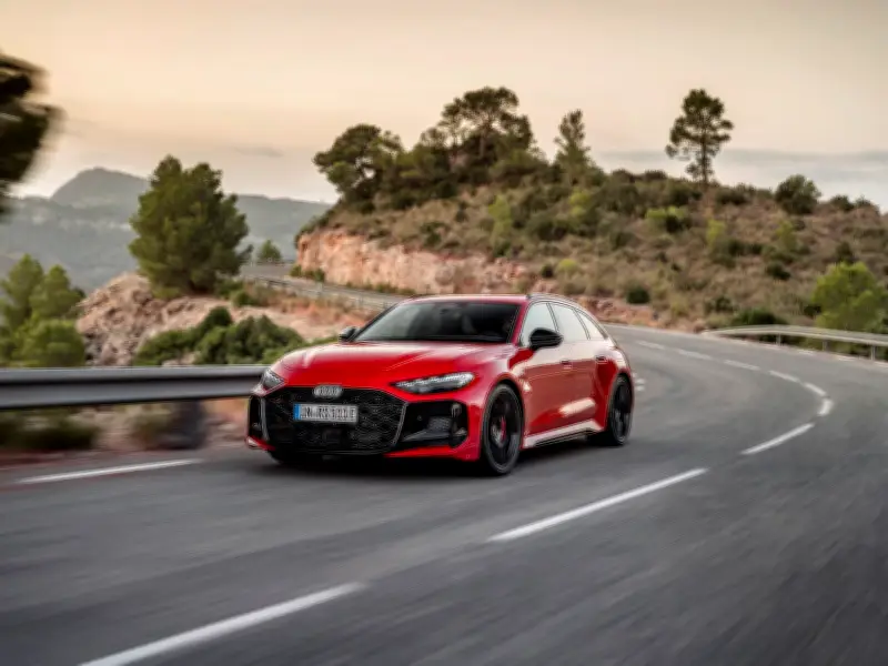 Audi RS5 : la révolution hybride rechargeable allie puissance et agilité