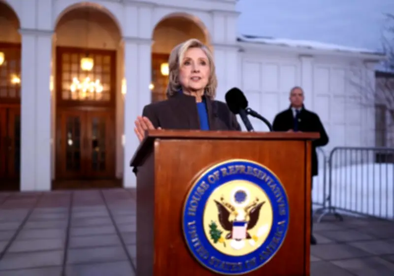 Audition des Clinton au Congrès : une manœuvre politique dénoncée par les observateurs