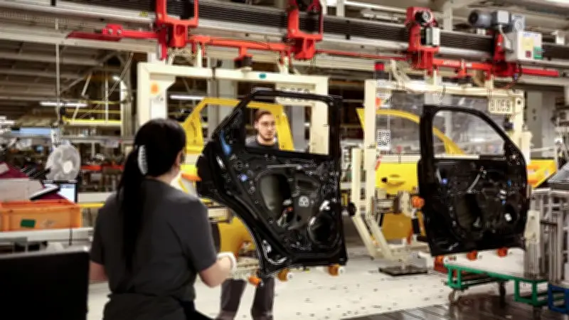 Automobile 2025 : après le séisme Stellantis, l'industrie française face à un désastre annoncé