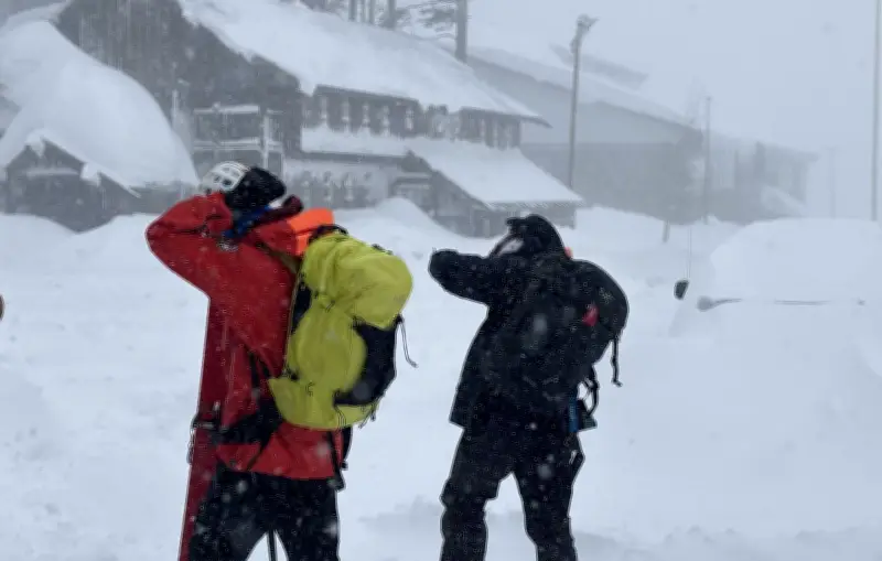 Avalanche meurtrière en Californie : les corps toujours non récupérés, les familles exigent des réponses