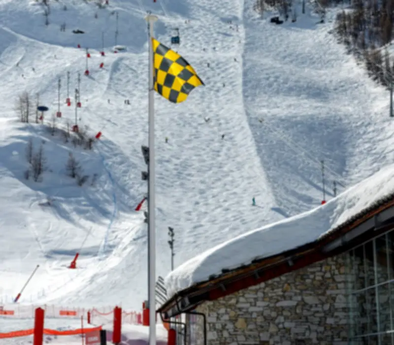 Avalanche mortelle à Val d'Isère : trois skieurs hors-piste perdent la vie