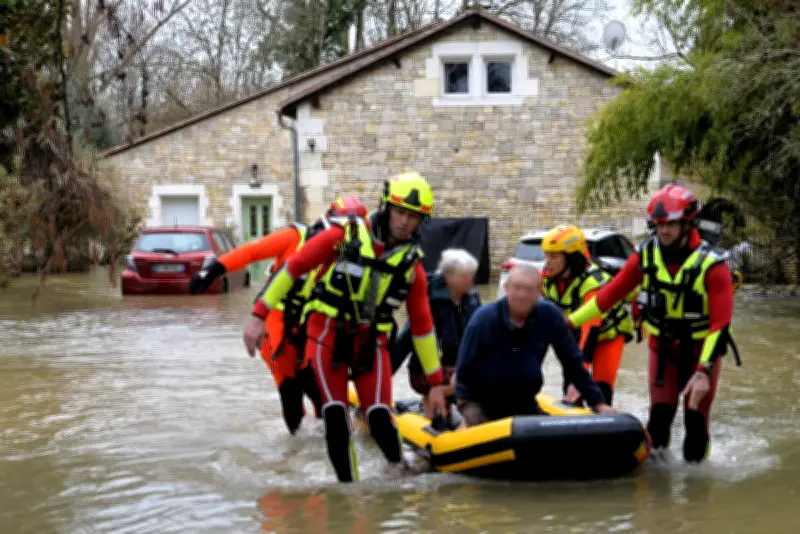 Bergerac inondée : le ruisseau Le Caudeau déborde, plus de 20 personnes évacuées