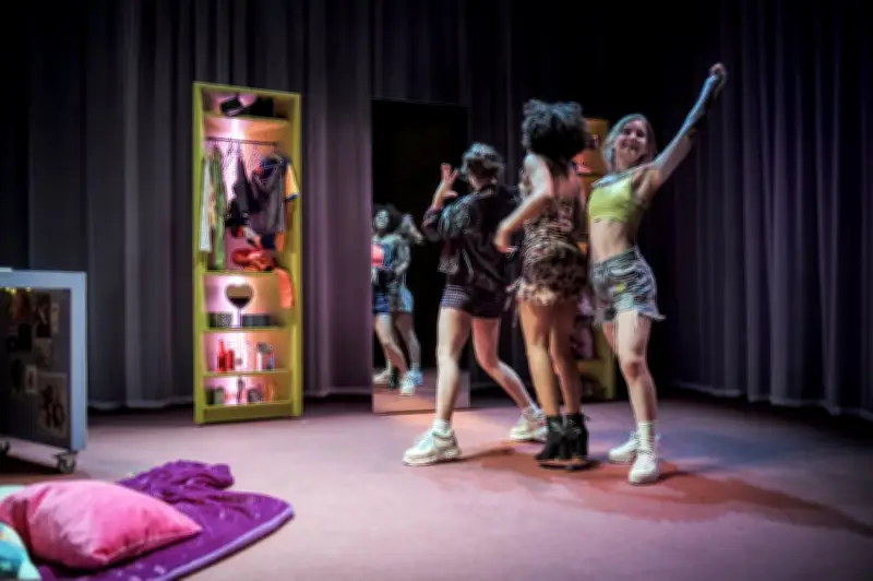 Bestioles de Sephora Pondi : l'éveil adolescent à travers la musique