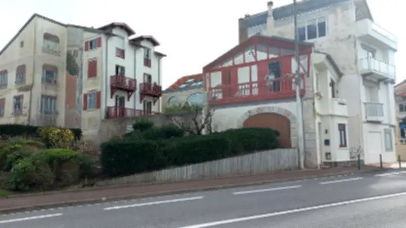 Biarritz : La fresque mythique de Serge Blanco bloquée par des problèmes d'humidité