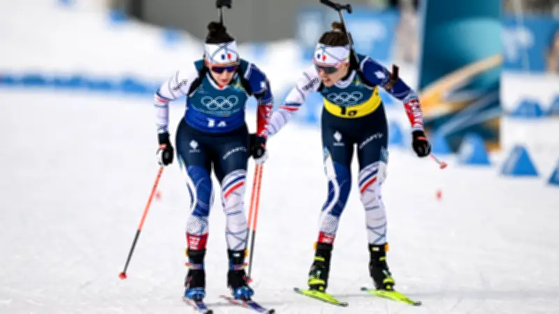 Biathlon aux JO 2026 : Michelon et Simon dominent la mass-start avec un finish magistral