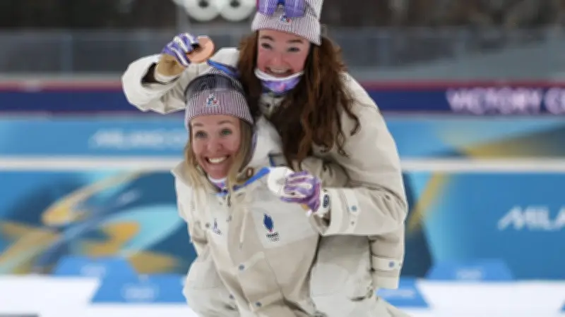 Biathlon JO 2026 : le relais féminin français sacré, 6e or pour la délégation