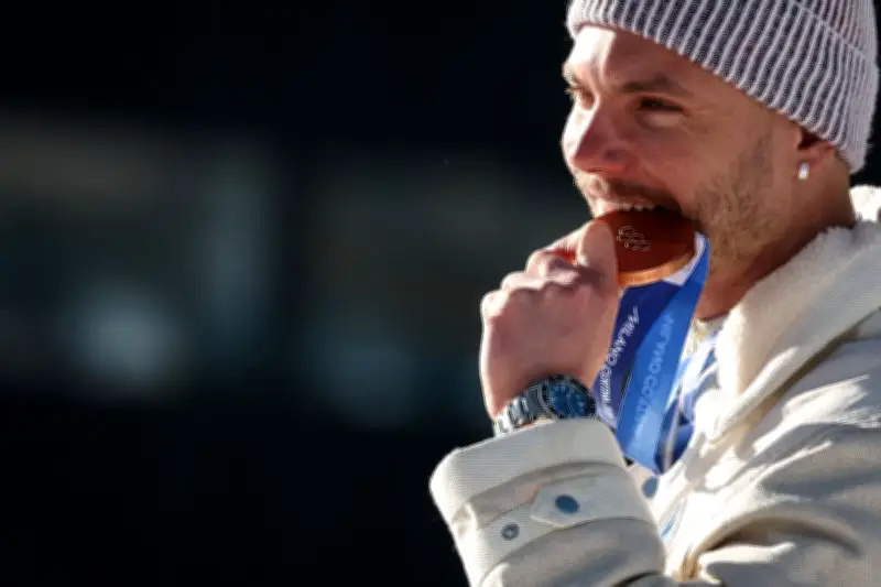 Biathlon : les Bleus se préparent pour les relais après un retrait ce dimanche