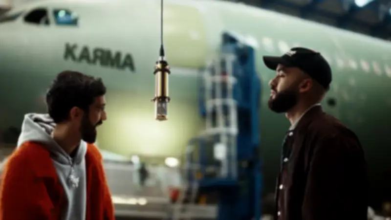 Bigflo et Oli tournent leur clip '44D' dans l'usine Airbus de Toulouse
