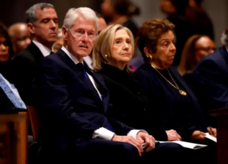 Bill Clinton convoqué après Hillary pour s'expliquer sur ses liens avec Jeffrey Epstein