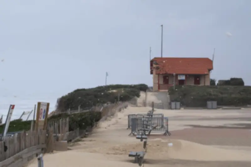 Biscarrosse face à l'érosion côtière : une station balnéaire meurtrie par les tempêtes