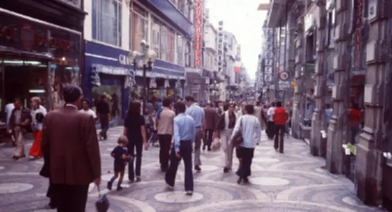 Bordeaux 1982 : La guerre des camelots éclate rue Sainte-Catherine