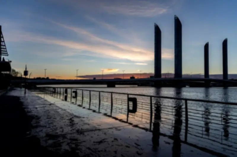 Bordeaux face au risque de crue : des digues rénovées pour un avenir incertain