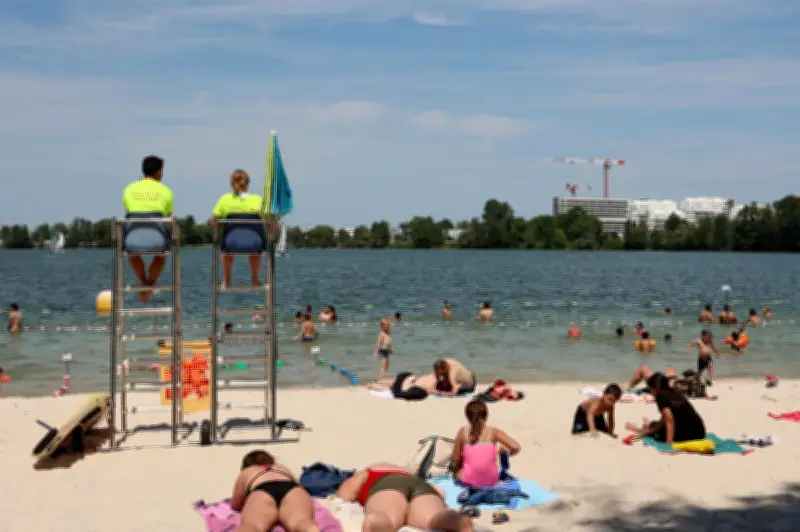 Bordeaux recrute des saisonniers pour l'été 2026 : sauveteurs, hôtes de caisse et agents d'entretien