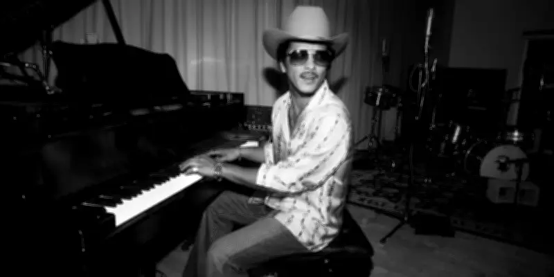 Bruno Mars de retour avec The Romantic après dix ans d'absence solo