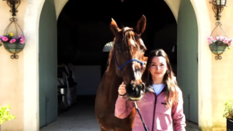 Carla, ex-reine mondiale junior, passe en sénior avec son étalon Escalibur du Larzac