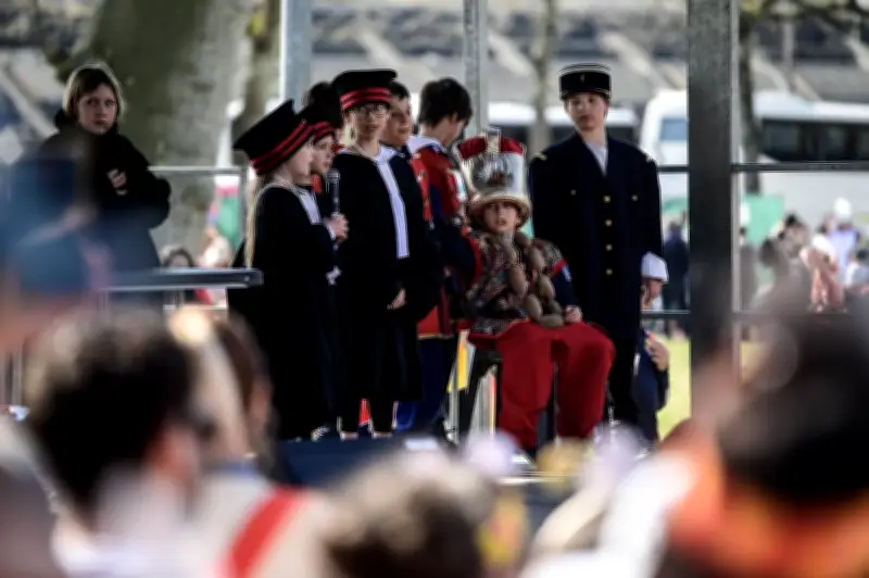 Carnaval de Pau : le roi brûlé devant 1 631 élèves dans une tradition occitane joyeuse