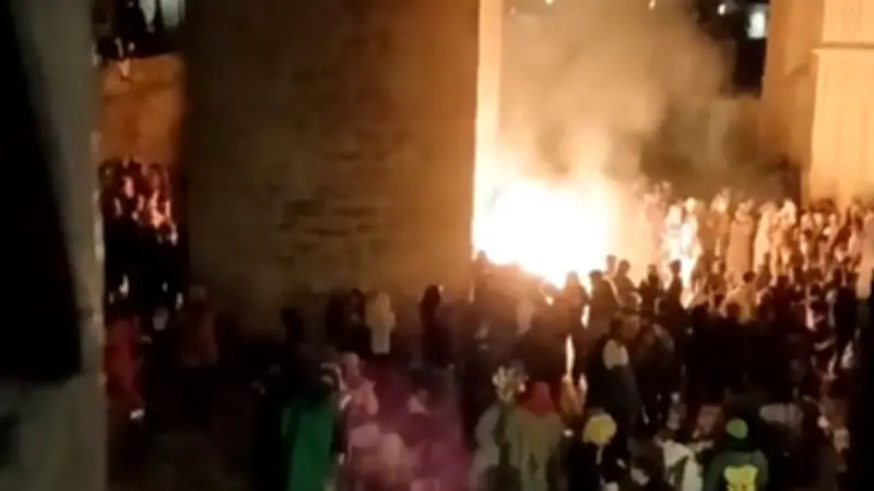 Carnaval des Gueux à Montpellier : la cathédrale taguée, poubelles incendiées et un blessé