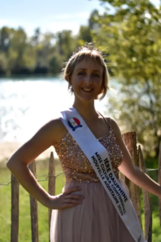 Caroline Lhoste, première dauphine de Miss Cultura, allie arts et engagement pour les animaux