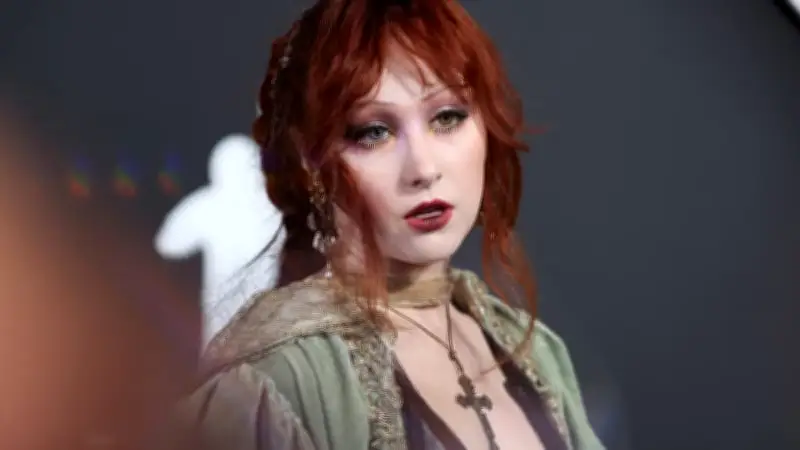 Chappell Roan quitte son label Wasserman après les révélations sur l'implication de Casey Wasserman dans l'affaire Epstein