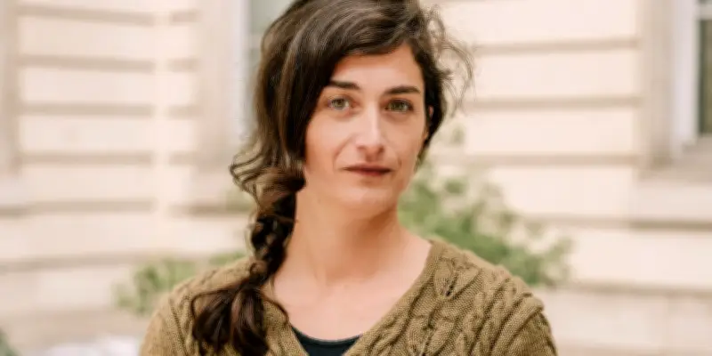 Chloé Santoro, philosophe lauréate du Collège de France, défend le tirage au sort démocratique
