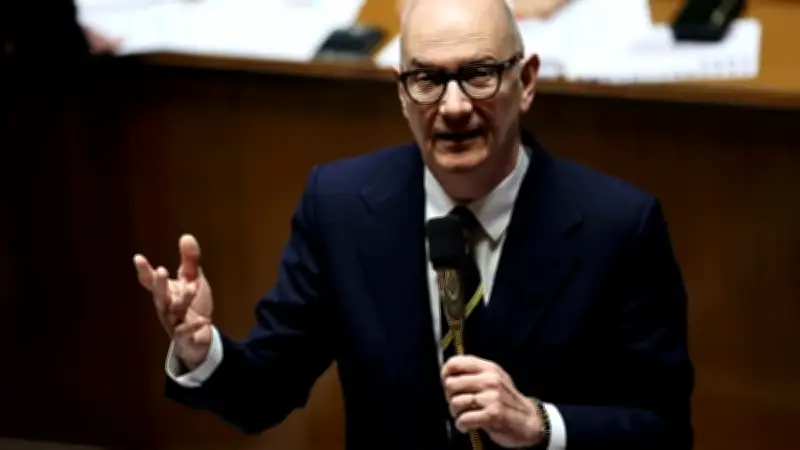 Chômage des jeunes : un bond inquiétant à 21,5%, le ministre Lescure sonne l'alarme