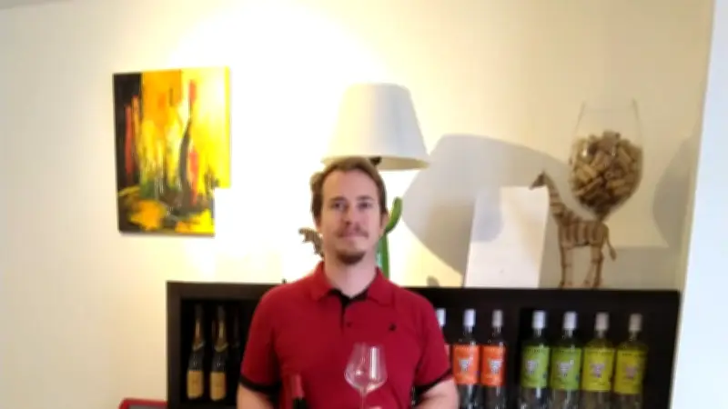 Christophe Jouare anime des soirées œnologiques pour découvrir les vins de France