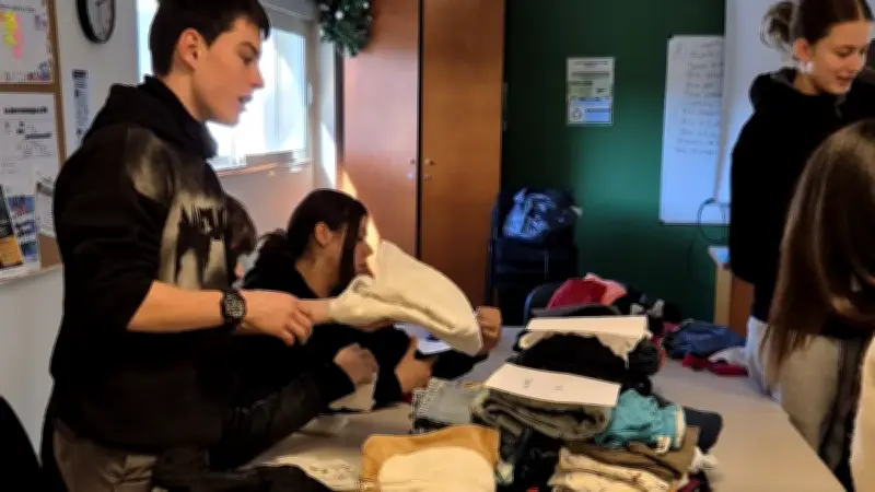 Claret : Les élèves de 3e organisent un vide-dressing solidaire pour financer leur sortie