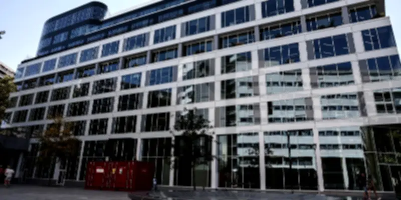 CNews lance "100% Frontières" : une émission controversée animée par des figures d'extrême droite