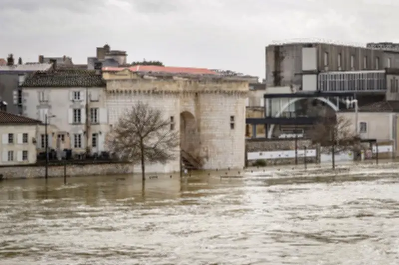 Cognac et la Charente face à la crue : le spectre de 1982 s'éloigne